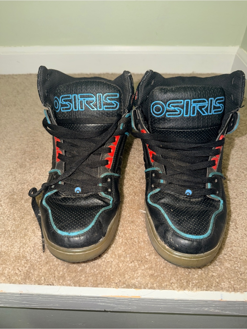 Osiris Black High-Top Sneakers with Teal and Red Accents 8.5 men